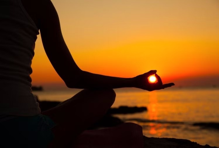 Spiritual Meaning of Waking up At 4 AM