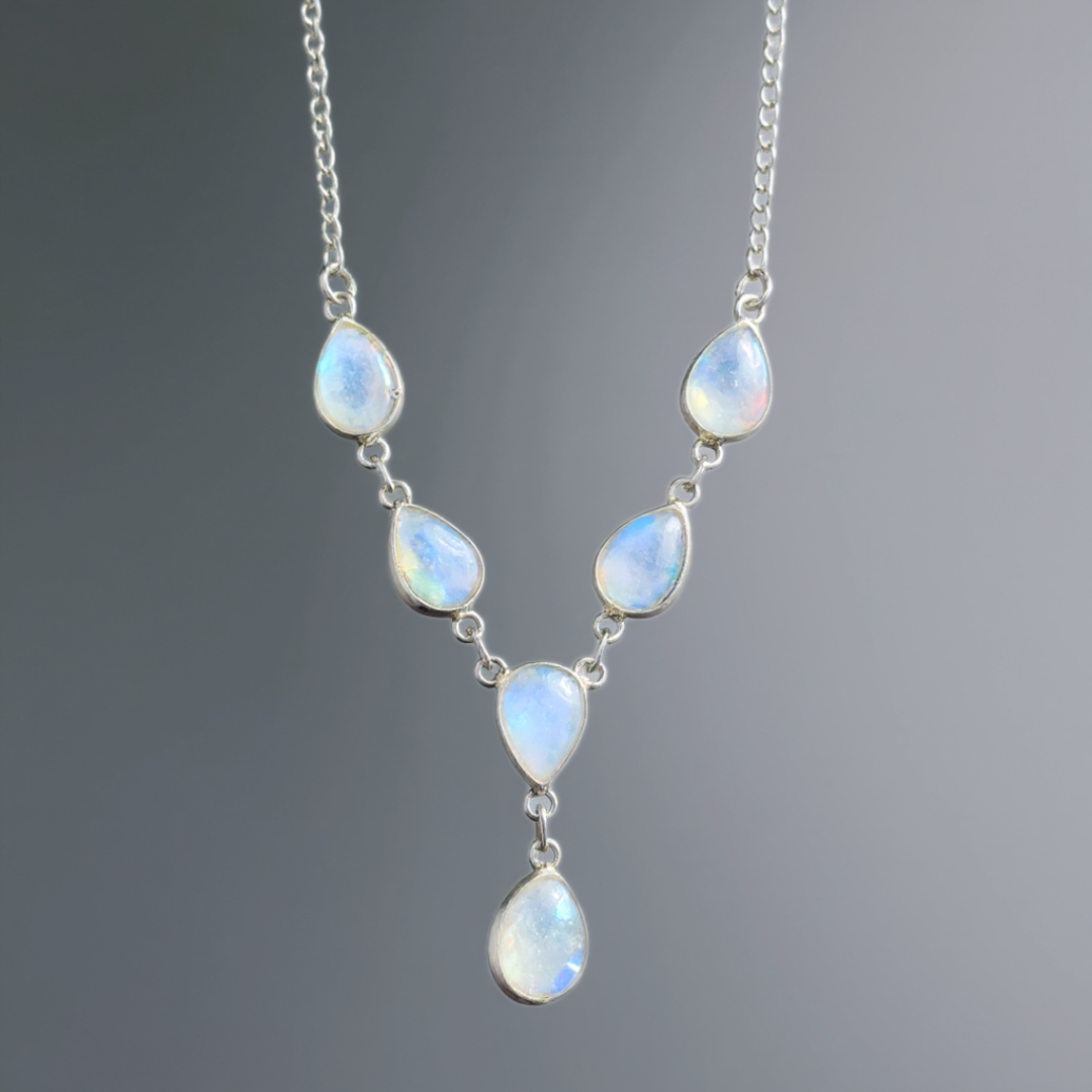 Rainbow Moonstone Silver Teardrop Necklace – Intuition • Feminine Energy • New Beginnings