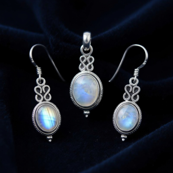 Rainbow Moonstone Oval Earring & Pendant Set – Intuition, Healing and Feminine Grace