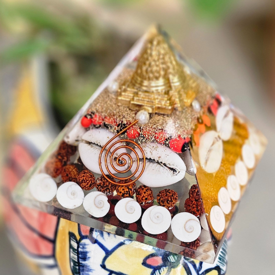 Sri Yantra Maa Laxmi Pyramid