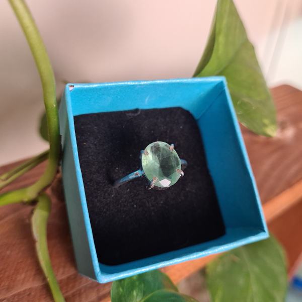 Green Fluorite Ring To Dissipates Emotional Trauma - Dr. Neeti Kaushik's Shop