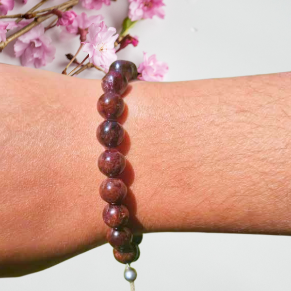 Garnet Bracelet In Silver For Protection-(8mm) - Dr. Neeti Kaushik's Shop