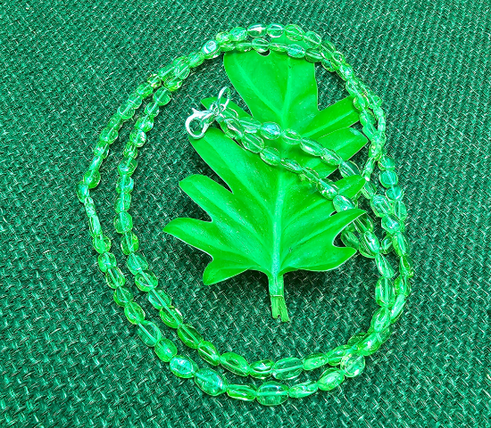 Peridot Mala To Boost creativity & Benefits in Psychological Healing - Dr. Neeti Kaushik's Shop