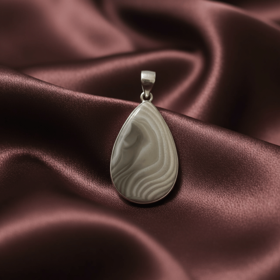 "Flint 925 sterling silver pendant for grounding and protection