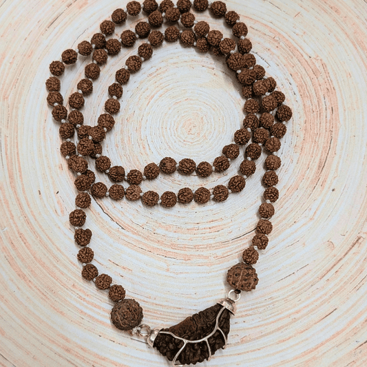 Triveni Shakti Rudraksha Mala – Gyaan, Dhan & Divya Kripa (1 Mukhi, 5 Mukhi & 7 Mukhi Rudraksha)