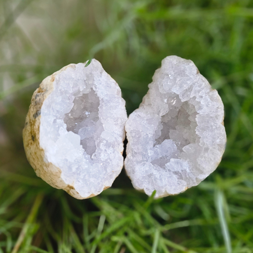 Clear Quartz Geode For Manifestation (Big Size)