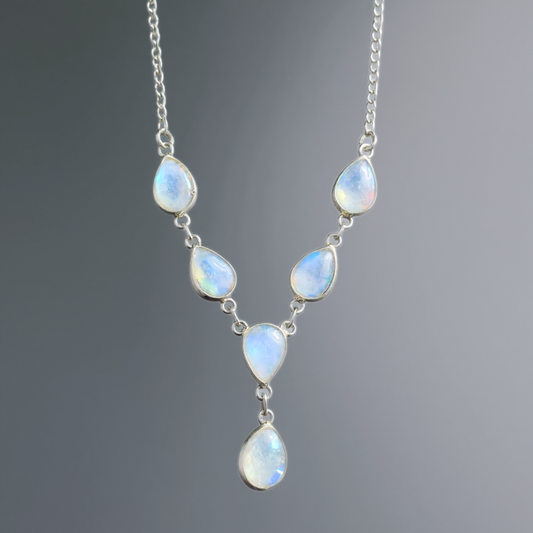 Rainbow Moonstone Silver Teardrop Necklace – Intuition • Feminine Energy • New Beginnings