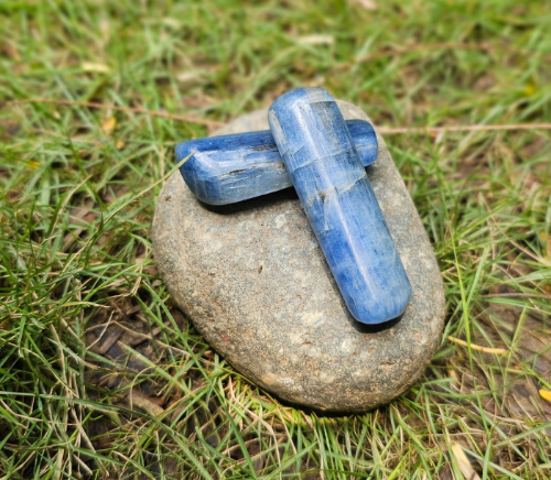 Blue Kyanite Tumble For Self-Expression - 1 pcs