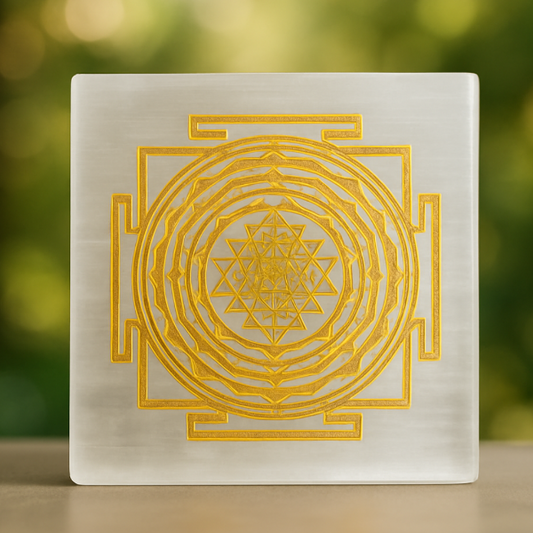 Selenite Charging Plate – Cleanse & Recharge Your Crystals