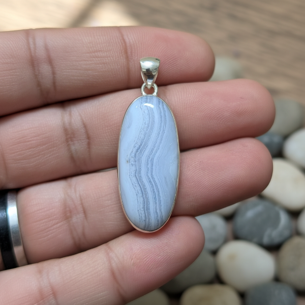 healing blue lace agate stone pendant for communication