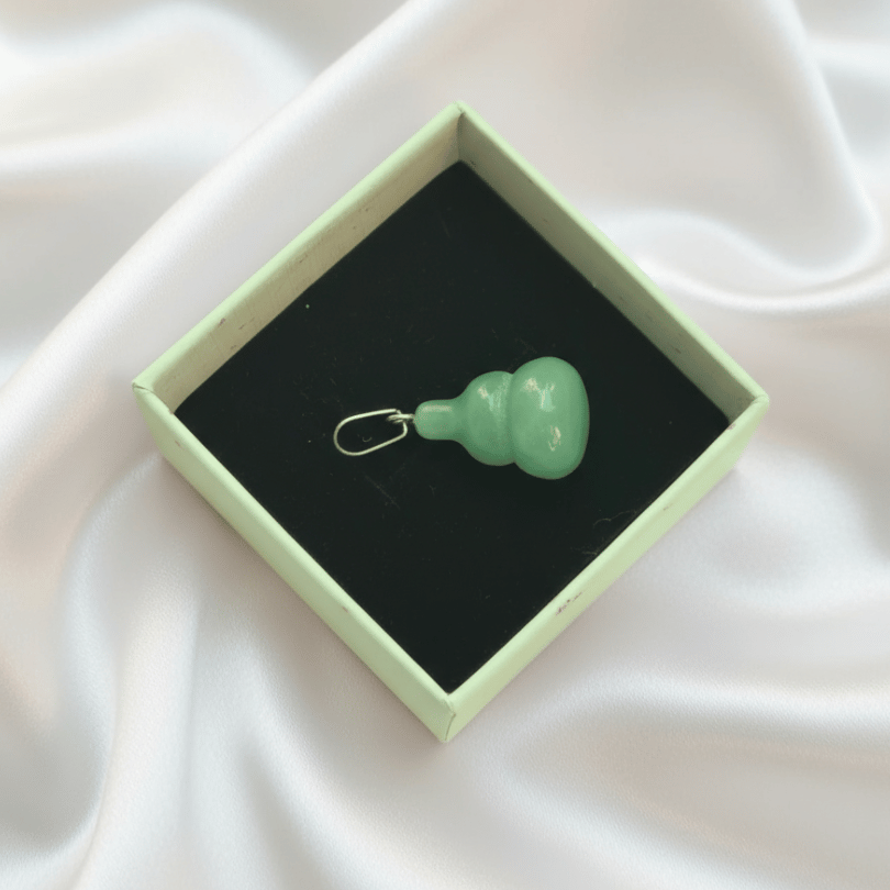Green Jade Pendant – Luck, Prosperity & Heart Healing Crystal
