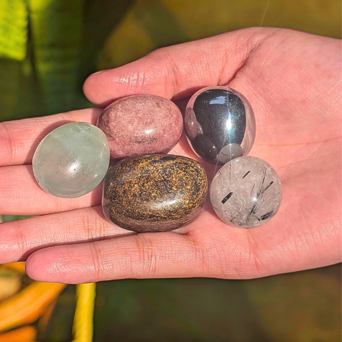 January Born Abundance Kit For grounding your ambition with calm, protecting your aura from negativity, and opening your heart.