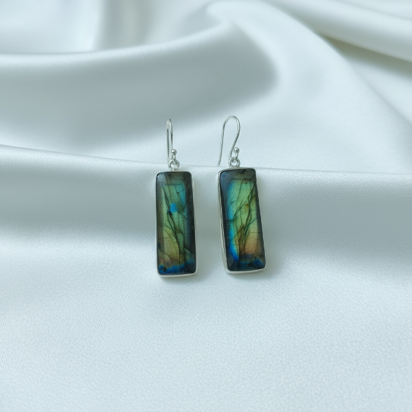 Healing Labradorite crystal earrings for clarity and transformation