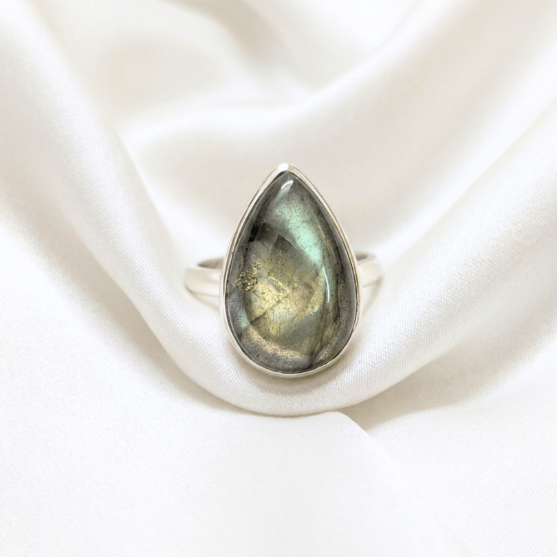 Labradorite 925 Sterling Silver Ring – Stone of Magic & Transformation