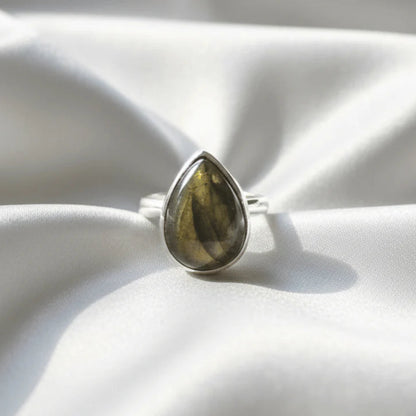 Natural Labradorite gemstone ring for spiritual growth