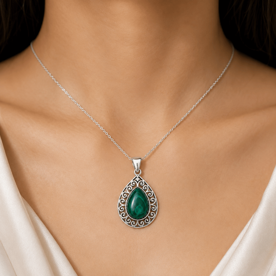malachite pendant for transformation and protection